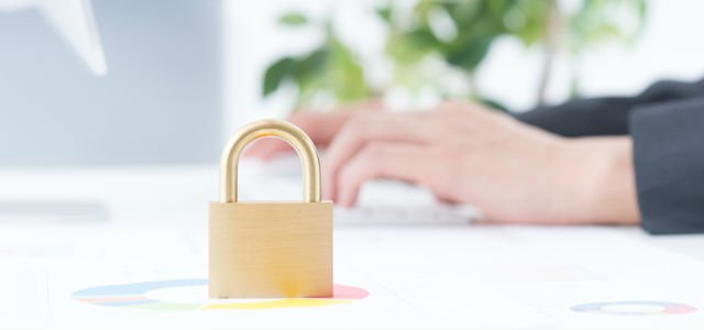 ネットストーカー（ネトスト）に気を付けよう！事例や予防策は？